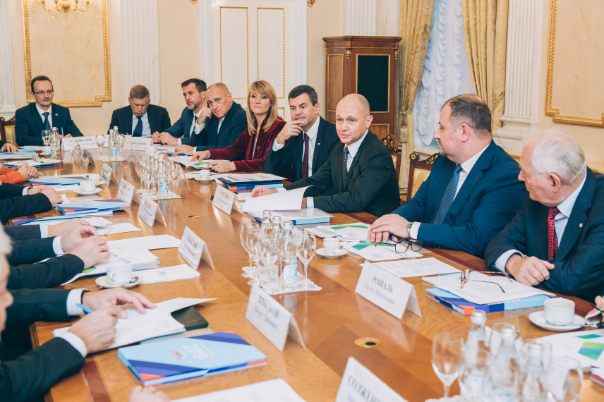 В Кремле подвели итоги дистанционного этапа конкурса «Лидеры России»