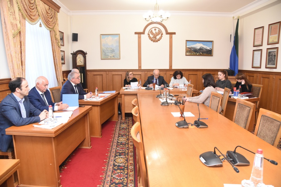 Проведена аттестация государственных гражданских служащих, замещающих должности государственной гражданской службы в Аппарате Народного Собрания РД.
