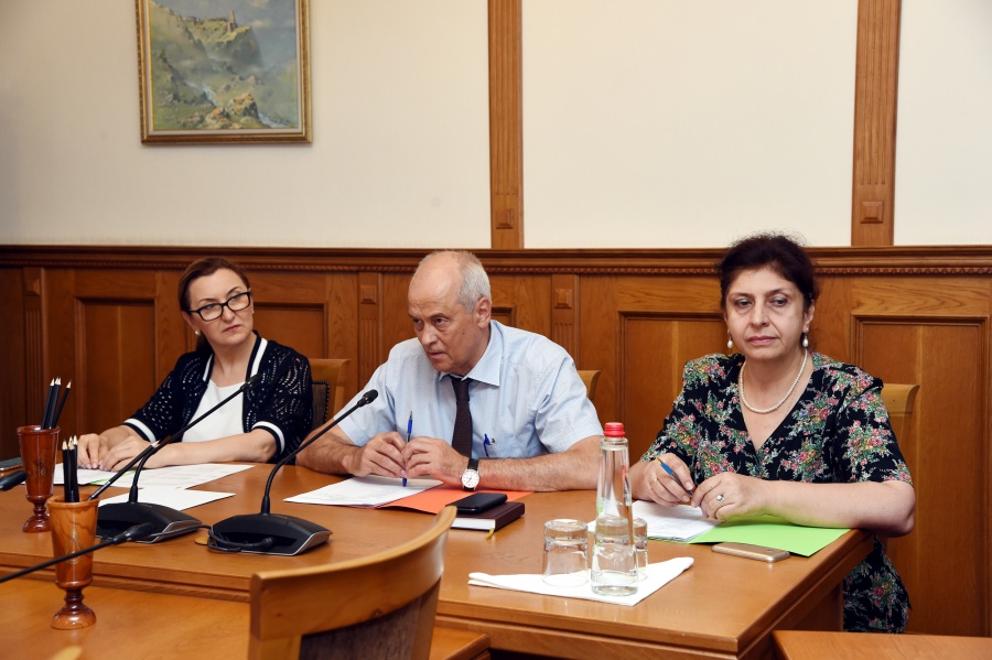Подведены итоги конкурса на на замещение вакантной должности государственной гражданской службы в Аппарате Народного Собрания РД